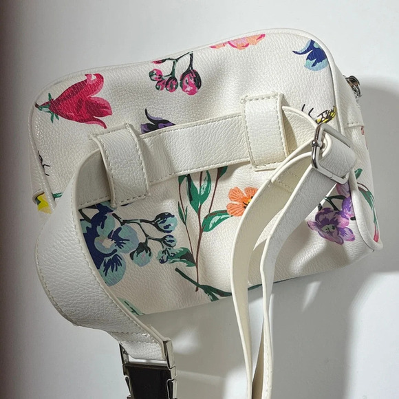 Betsey Johnson Floral Belt/Fanny Pack - Picture 4 of 11